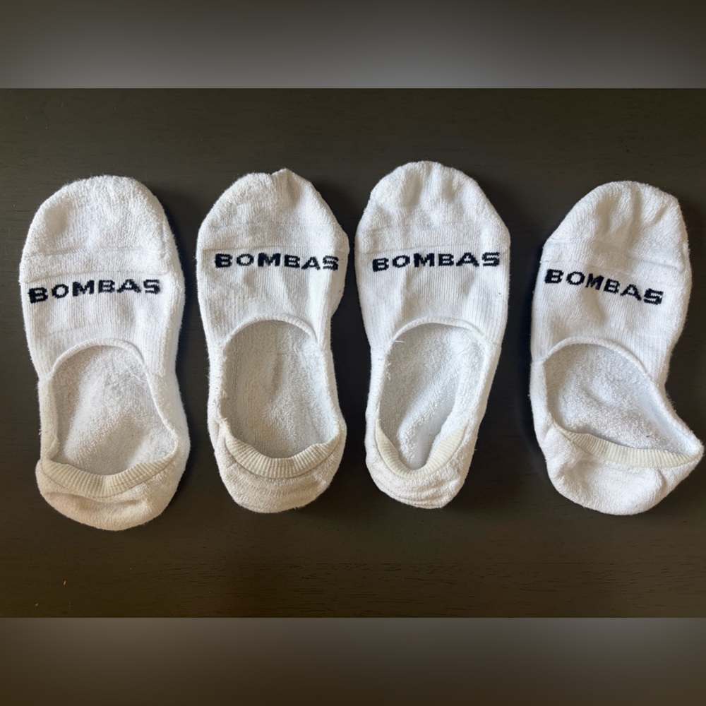 Men’s BOMBAS Size LG Worn/Used White Mid-Cut Cushioned No-Show Socks, 2 pairs